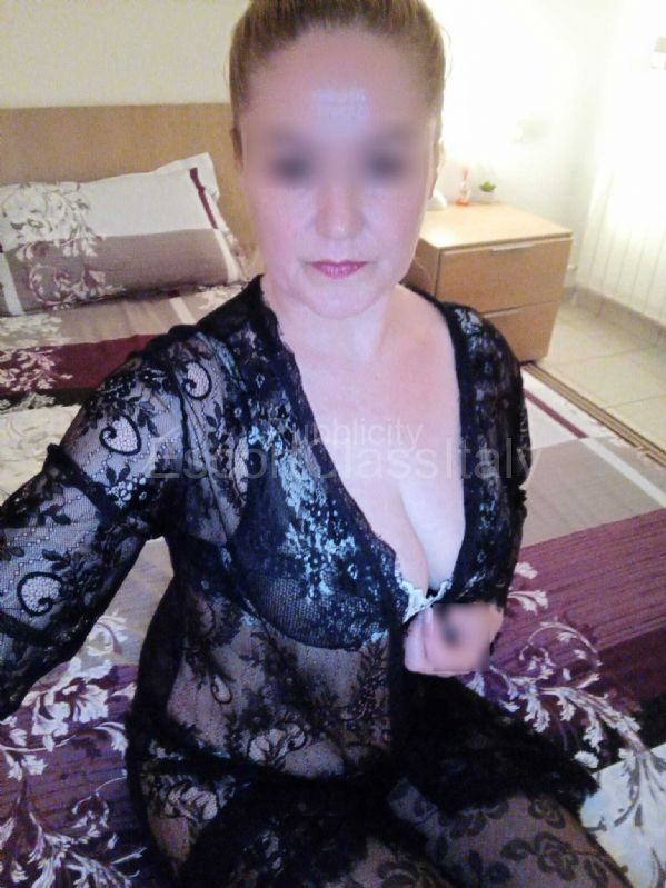 YANA ESCORT